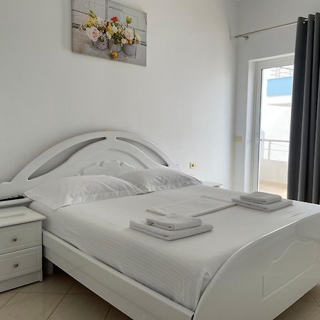 Joni Apartments Ksamil Esterno foto