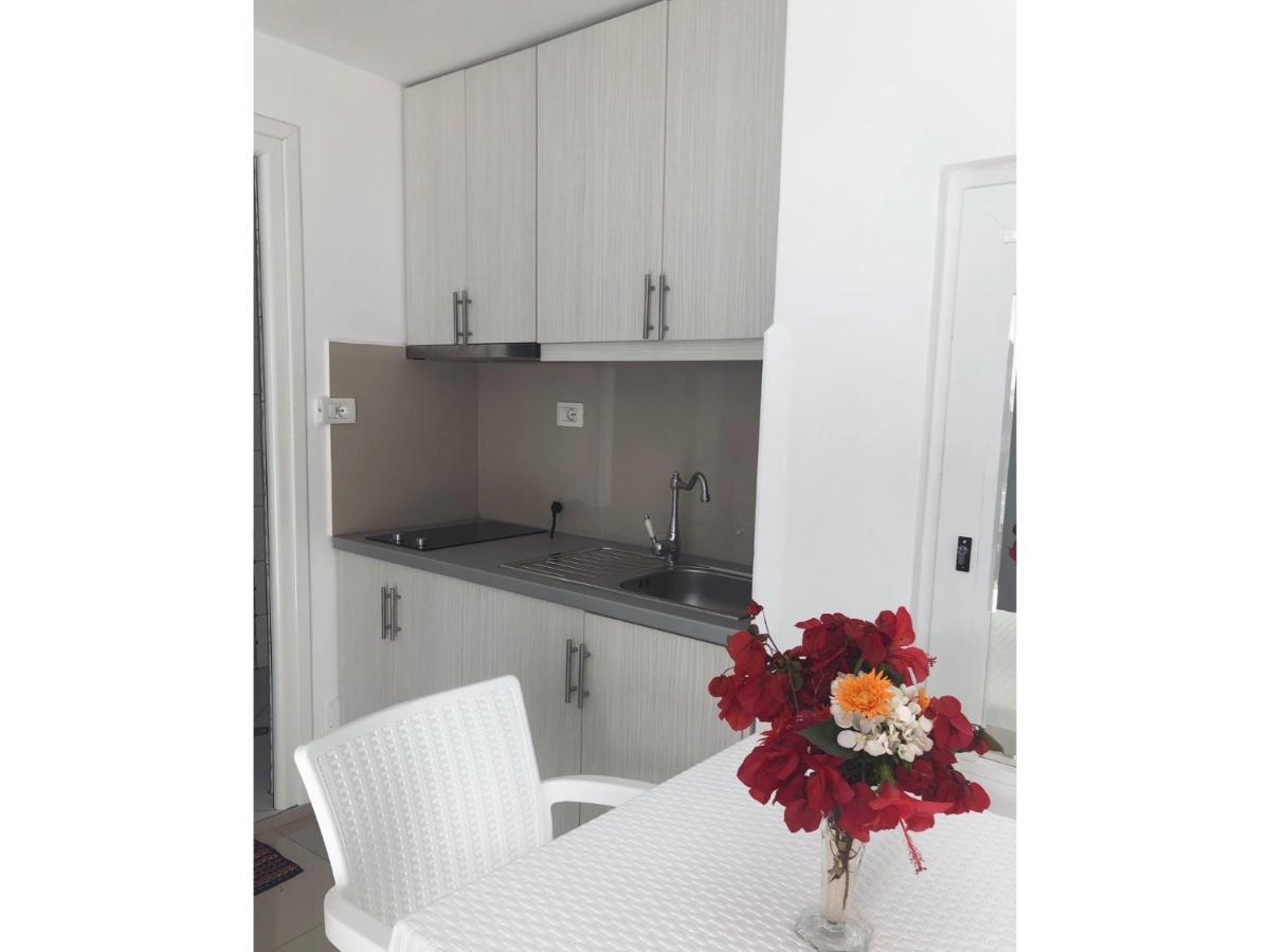 Joni Apartments Ksamil Esterno foto