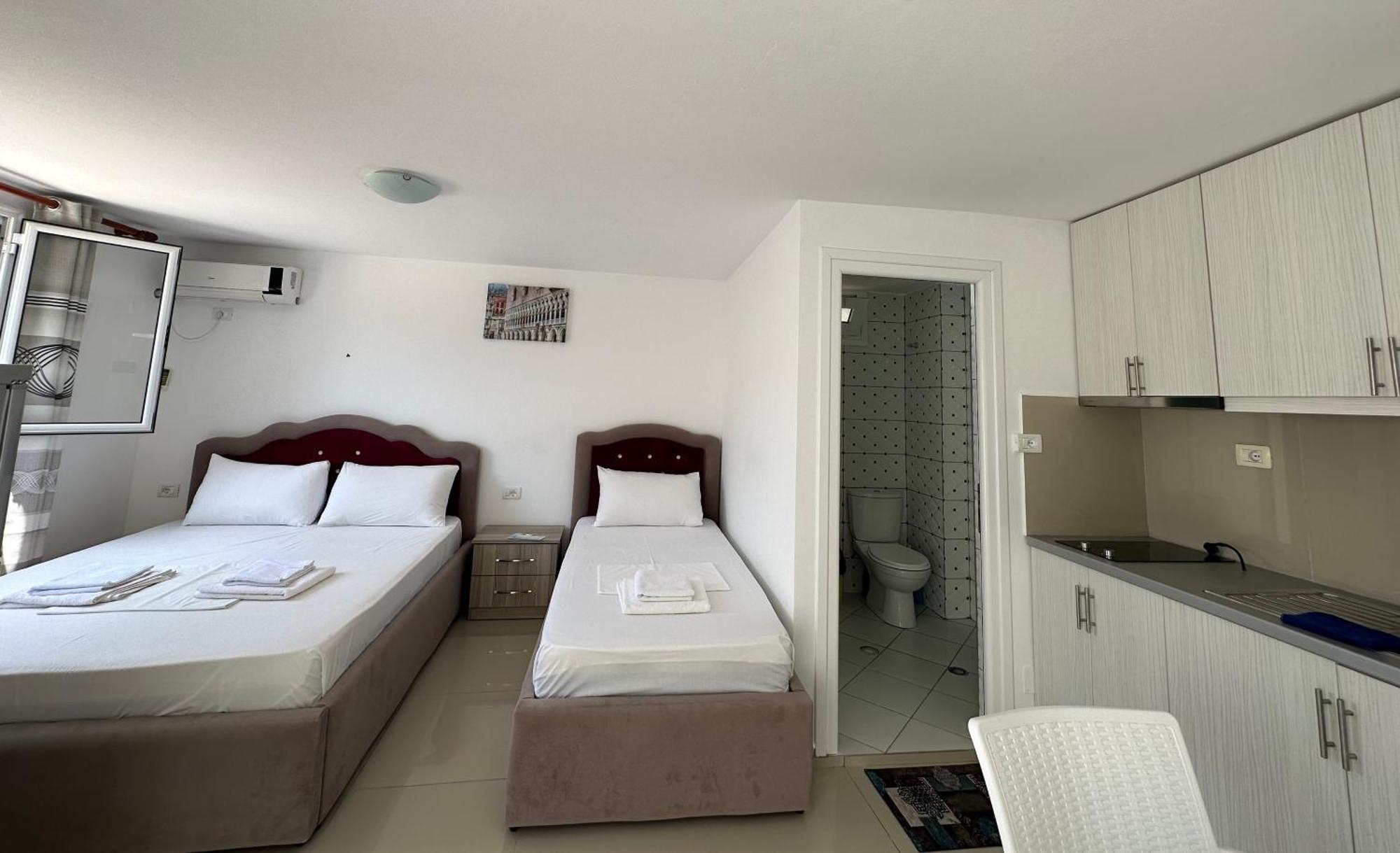Joni Apartments Ksamil Esterno foto