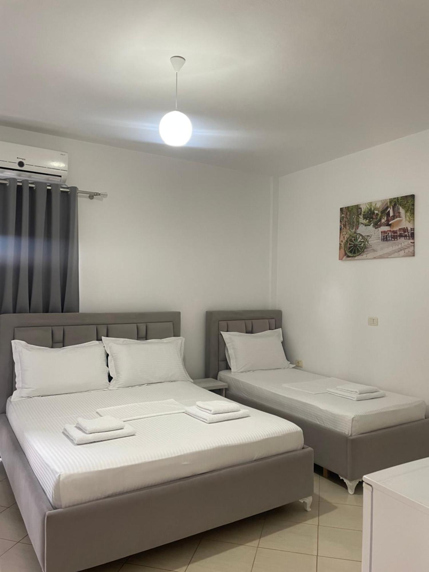 Joni Apartments Ksamil Esterno foto