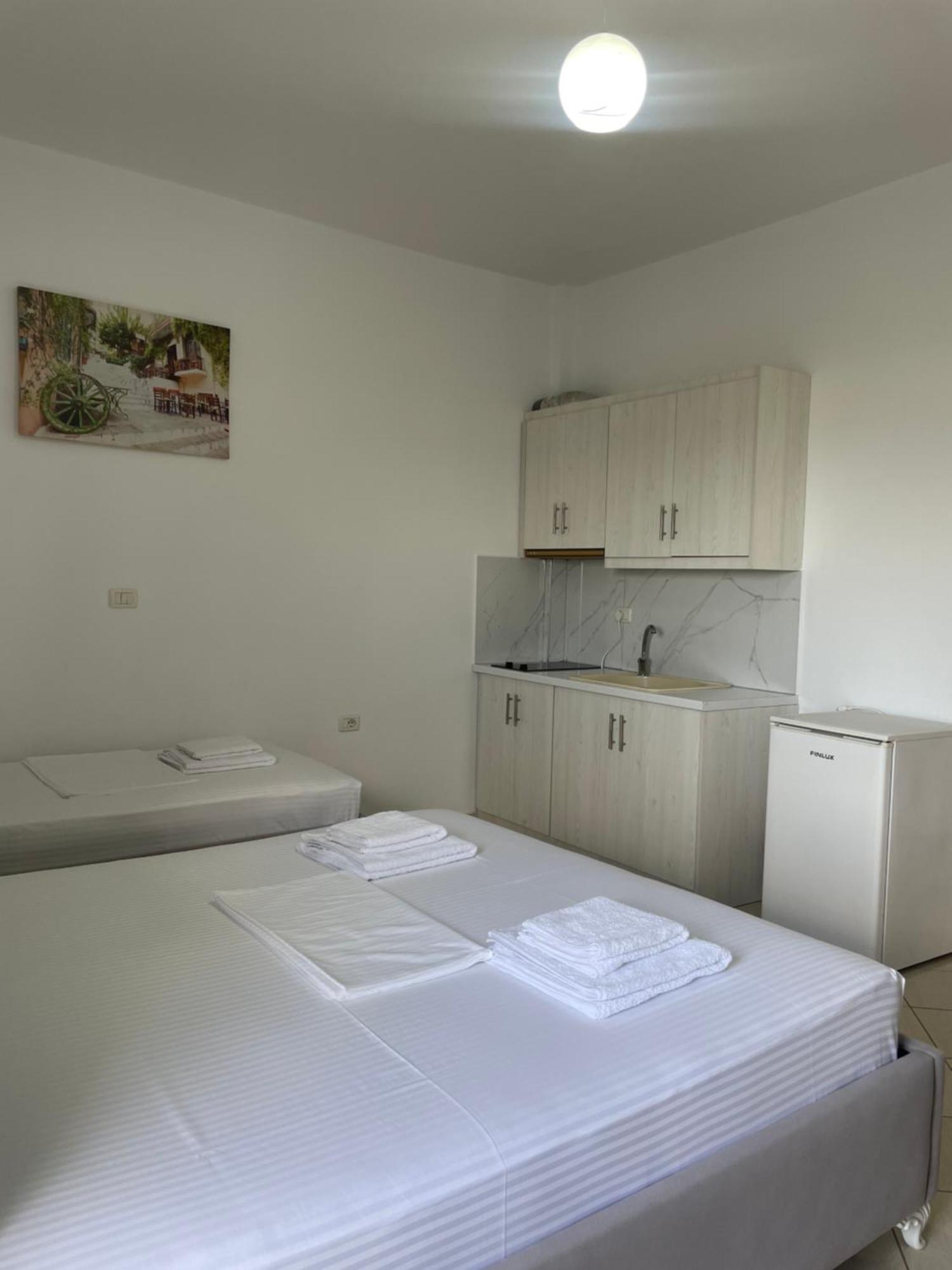Joni Apartments Ksamil Esterno foto