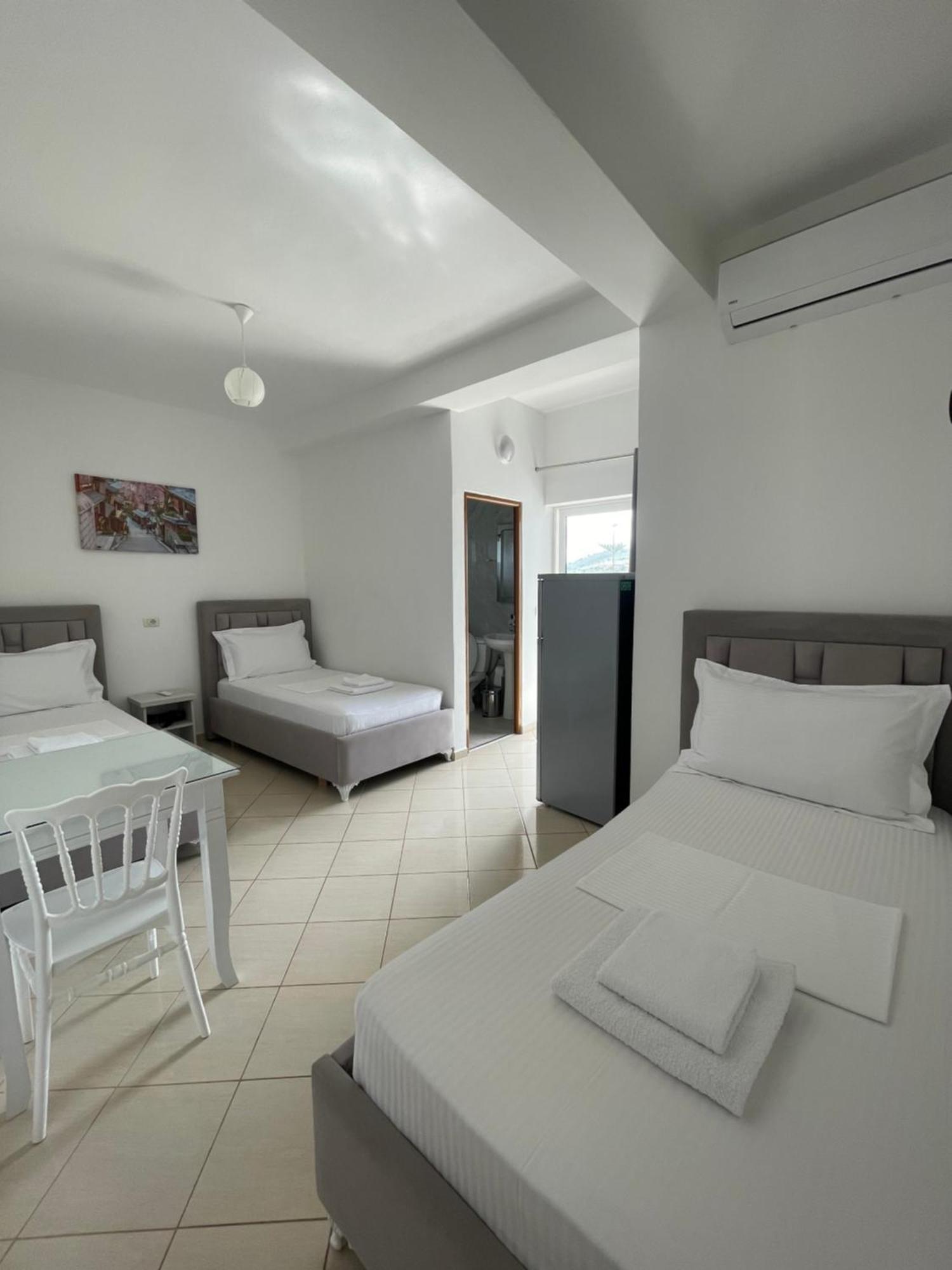Joni Apartments Ksamil Esterno foto