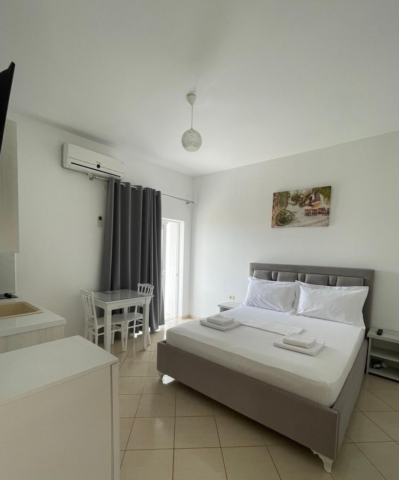 Joni Apartments Ksamil Esterno foto